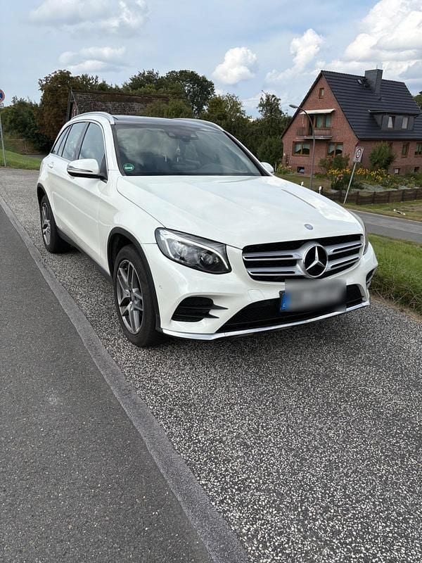 Weiß Gebraucht 2016 Mercedes GLC250 SUV | 17.900 € (Guter Preis) - Bild 1/4