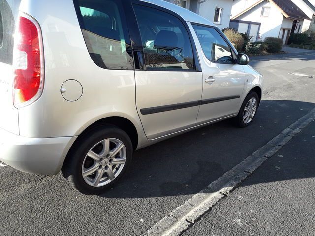 Gebraucht Skoda Roomster Style 117 PS (86 kW) 2008 Silber metallic Van / Kleinbus