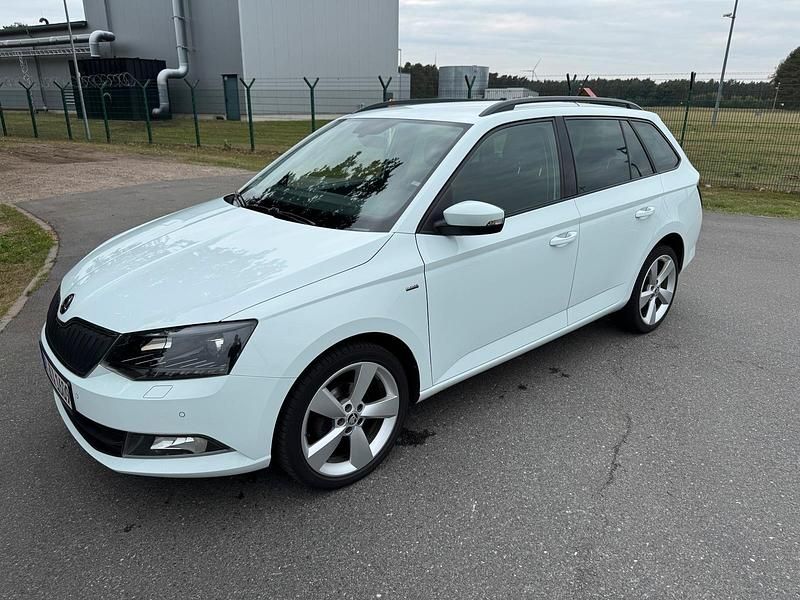 Weiß Gebraucht 2018 Skoda Fabia Kleinwagen | 6.500 € (Fairer Preis) - Bild 1/4