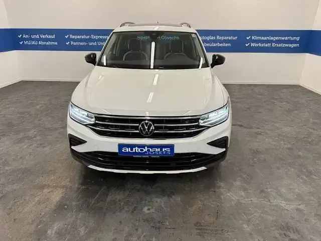 Gebraucht VW Tiguan Sport 150 PS (110 kW) 2023 Weiß SUV