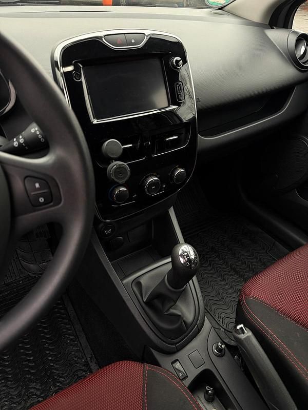 Gebraucht Renault Clio IV 73 PS (53 kW) 2014 Grau Kleinwagen