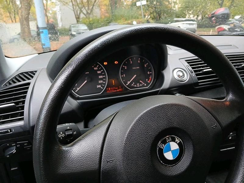 Schwarz Gebraucht 2010 BMW 116 Kleinwagen | 2.500 € - Bild 1/4