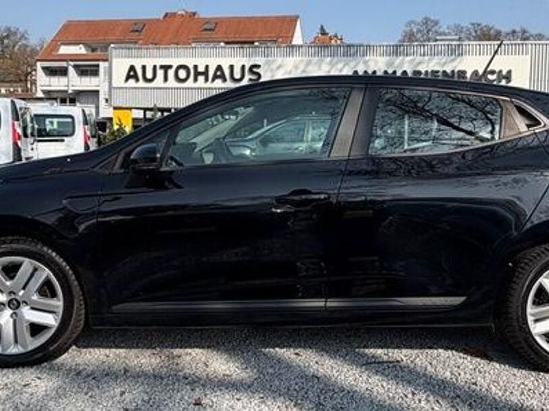 Usado Renault Clio V Evolution 91 HP (66 kW) 2024 Preto Sedan