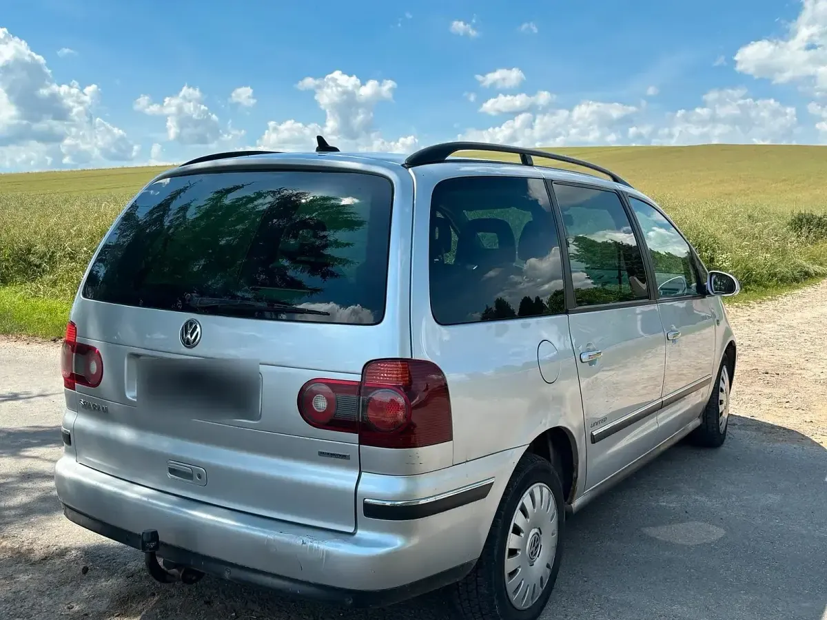 Gebraucht VW Sharan 140 PS (102 kW) 2010 Silber Van / Kleinbus