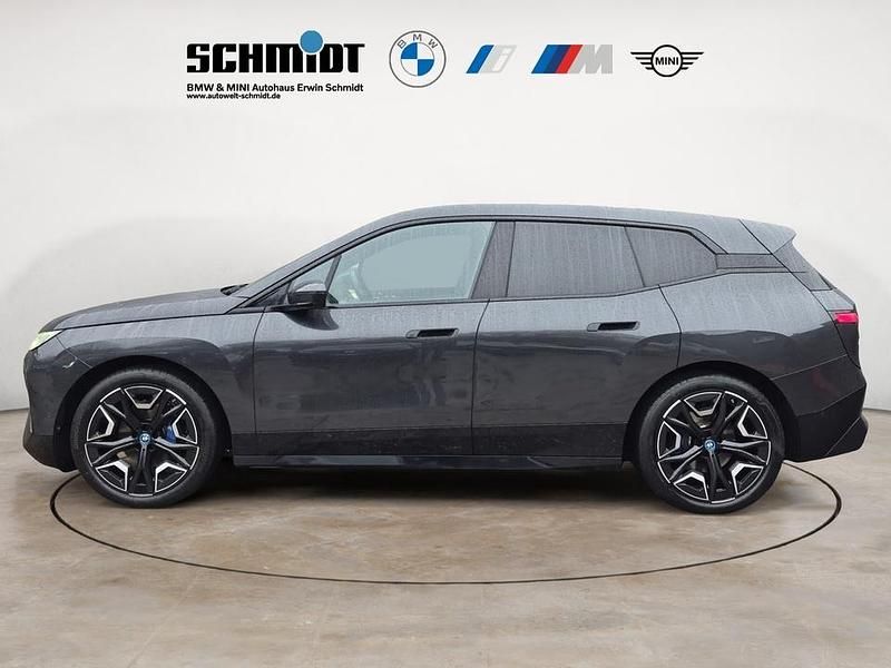 Gebraucht BMW iX Sport Line 239 kW (326 PS) 2024 Sophistograu brillanteffekt SUV