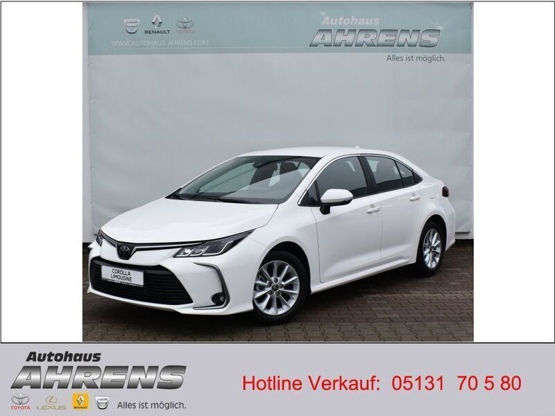 Schneeweiß Gebraucht 2021 Toyota Corolla Comfort Limousine | 17.900 € (Guter Preis) - Bild 1/4