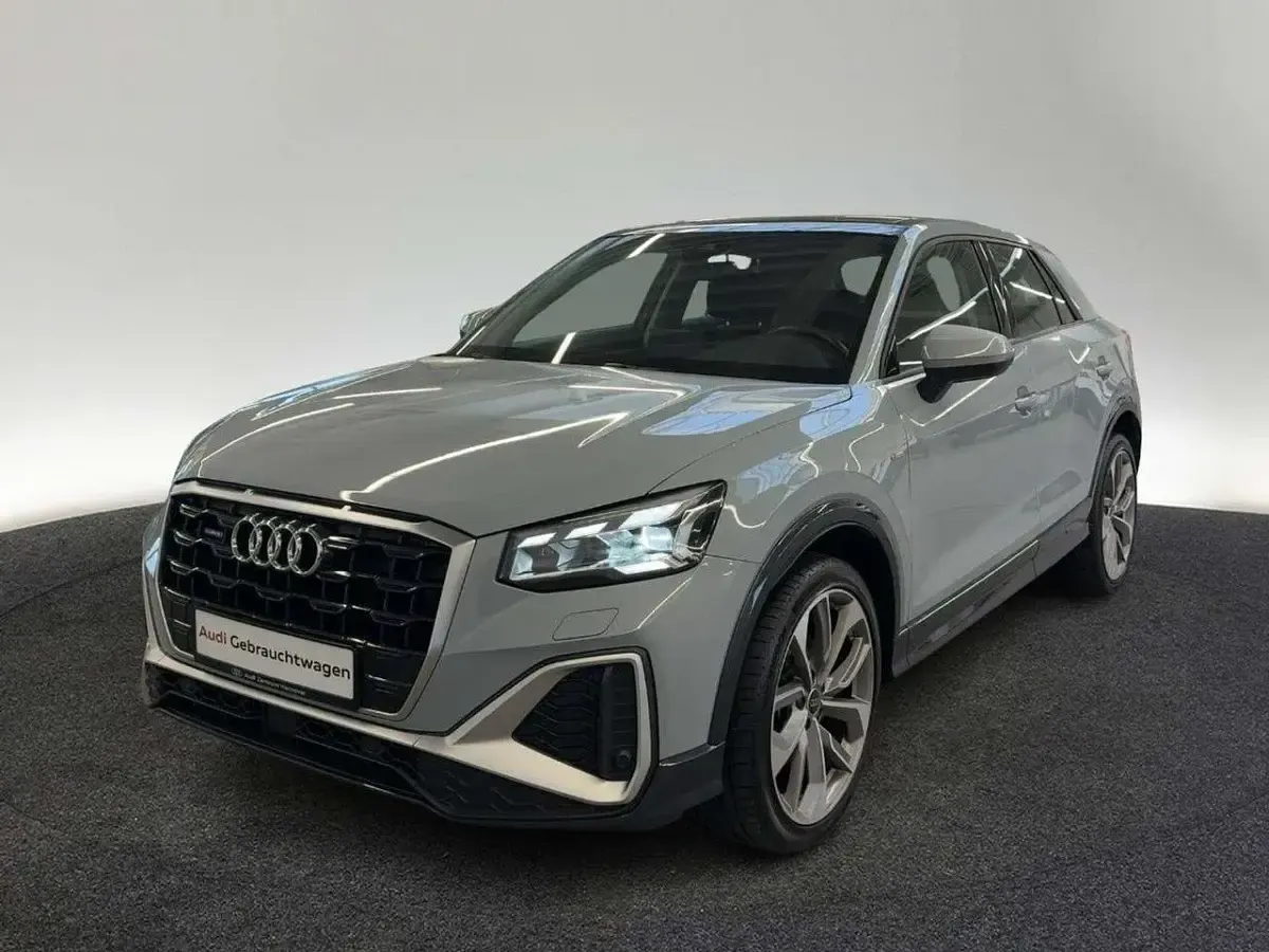 Gebraucht Audi Q2 Ambiente 190 PS (139 kW) 2022 Pfeilgrau perleffekt SUV