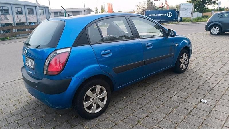 Gebraucht Kia Rio 97 PS (71 kW) 2009 Blau Limousine
