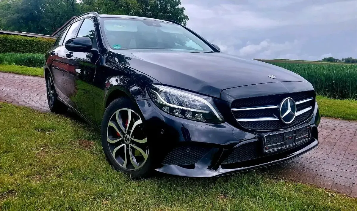 Gebraucht Mercedes 220 198 PS (145 kW) 2018 Schwarz Kombi