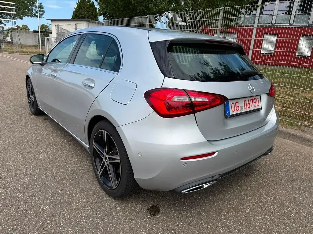 Gebraucht Mercedes A200 Progressive 163 PS (119 kW) 2020 Silber Limousine