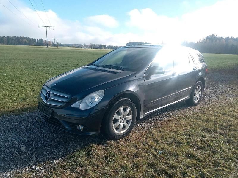 Schwarz Gebraucht 2008 Mercedes R320 Van / Kleinbus | 3.750 € (Guter Preis) - Bild 1/4