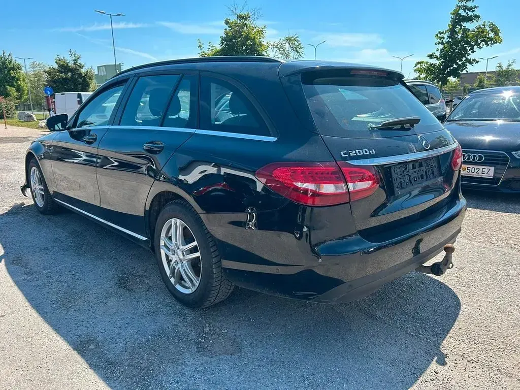 Gebraucht Mercedes C200 160 PS (117 kW) 2020 Schwarz Kombi