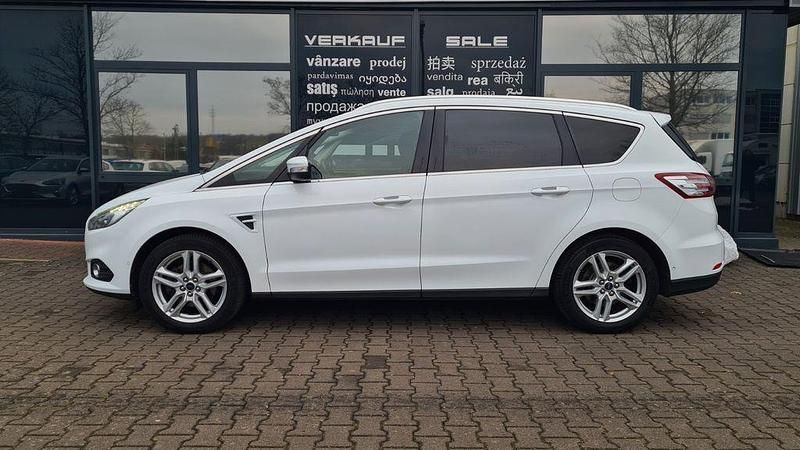 Gebraucht Ford S-MAX Titanium 160 PS (117 kW) 2018 Weiß Van / Kleinbus