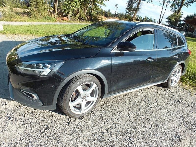Schwarz Gebraucht 2020 Ford Focus Vignale Kombi | 15.500 € (Fairer Preis) - Bild 1/4