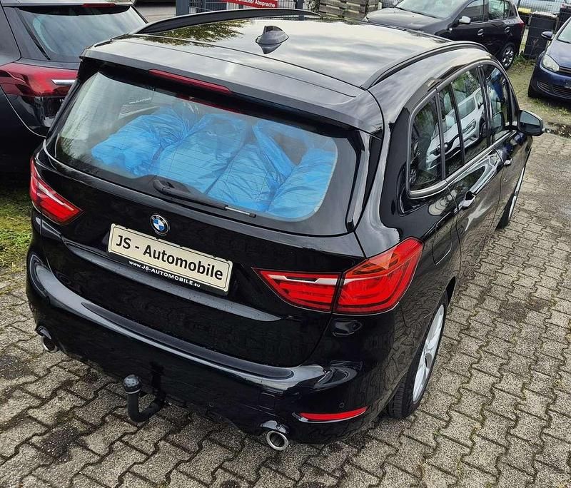 Gebraucht BMW 218 150 PS (110 kW) 2021 Schwarz ii/bonnet fluid black Van / Kleinbus