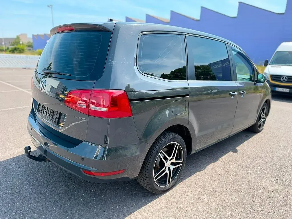 Gebraucht VW Sharan Trendline 140 PS (102 kW) 2011 Grau Van / Kleinbus