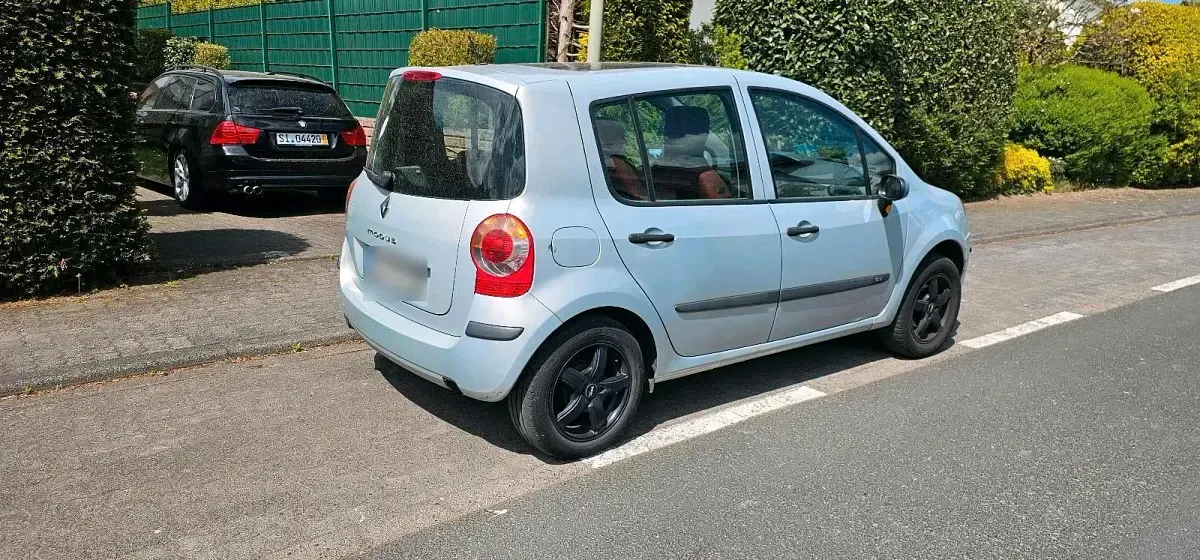 Używany Renault Modus 75 KM (55 kW) 2007 Srebrny Minivan