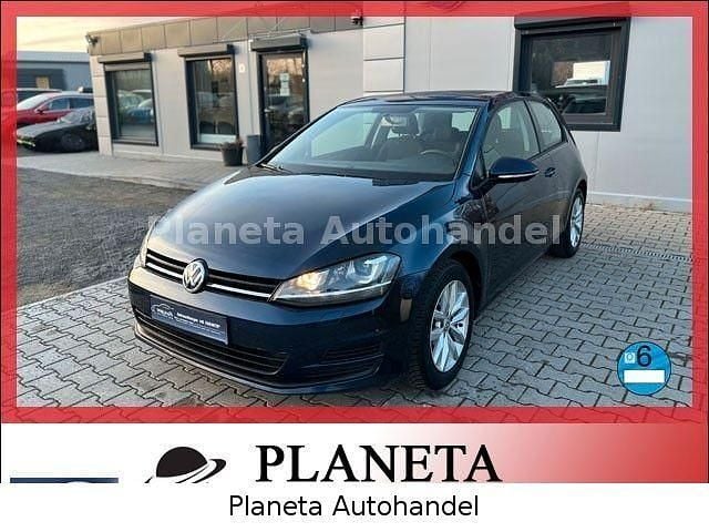 Blau Gebraucht 2015 VW Golf VII Trendline Limousine | 8.499 € (Guter Preis) - Bild 1/4
