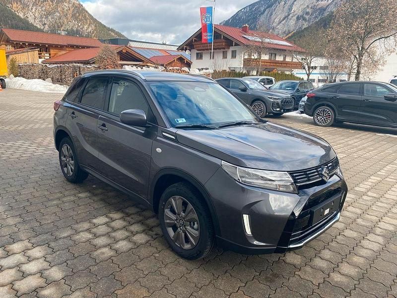Neu Suzuki Vitara Comfort 110 PS (80 kW) 2025 Grau SUV