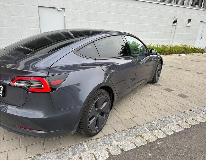 Gebraucht Tesla Model 3 Standard Range 235 kW (320 PS) 2023 Grau Limousine