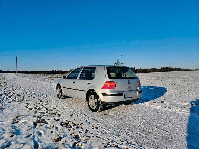 Gebraucht VW Golf III 75 PS (55 kW) 1999 Silber Kleinwagen