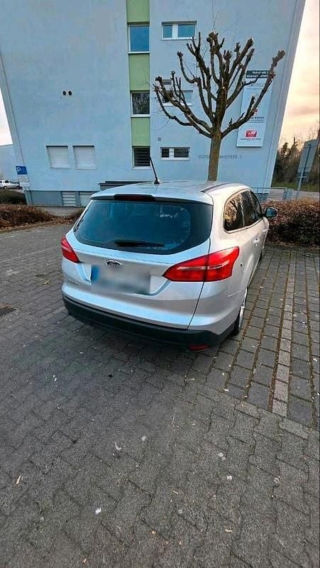 Usata Ford Focus 77 CV (56 kW) 2017 Grigio Station wagon