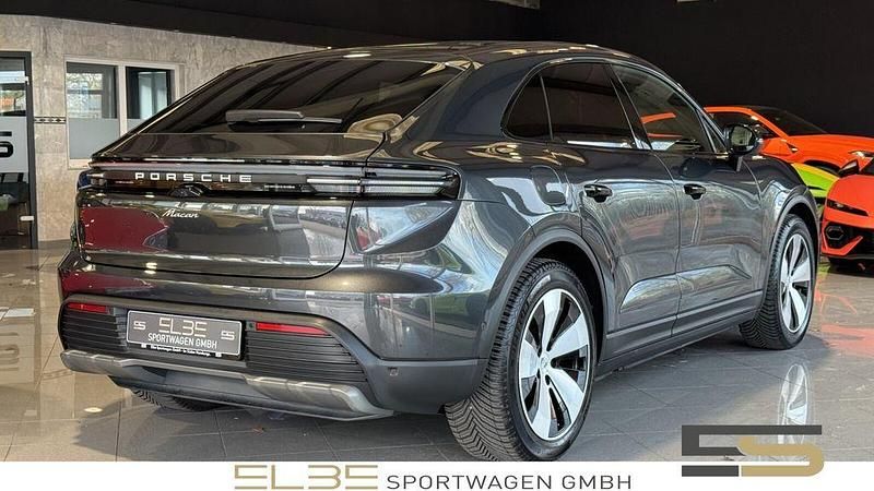 Second-hand Porsche Macan 4 Electric 264 kW (360 CP) 2024 SUV