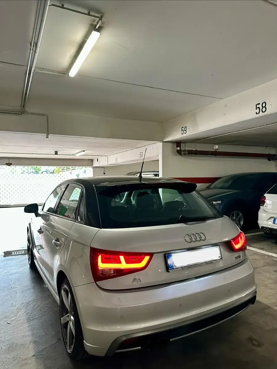 Używany Audi A1 S-Line 125 KM (91 kW) 2014 Srebrny Hatchback