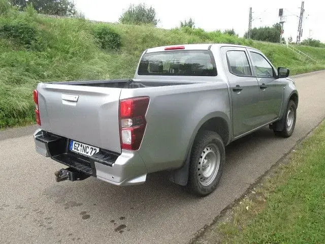 Gebraucht Isuzu D-Max 163 PS (119 kW) 2021 Silber Pickup