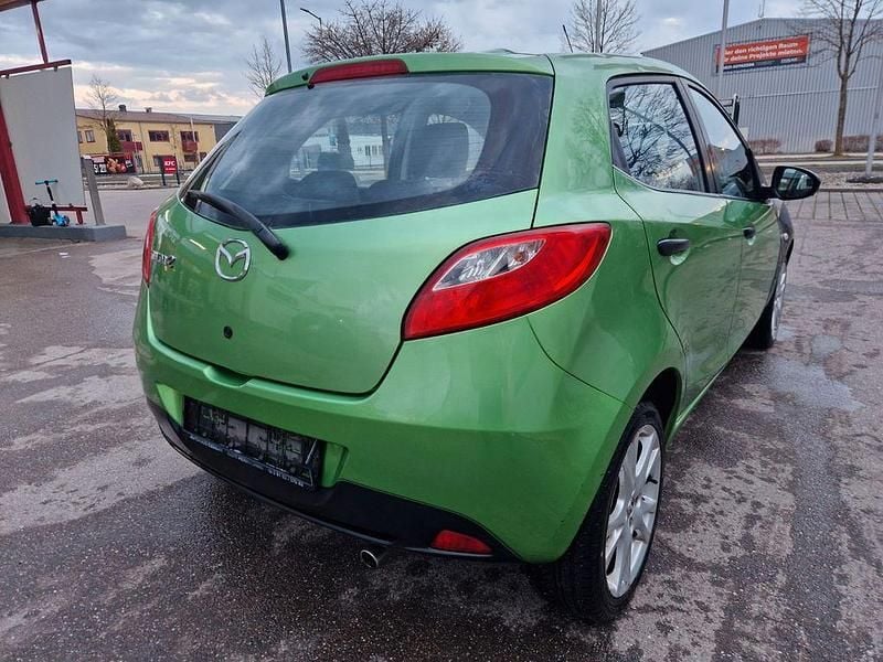 Gebraucht Mazda 2 75 PS (55 kW) 2009 Grün Kleinwagen