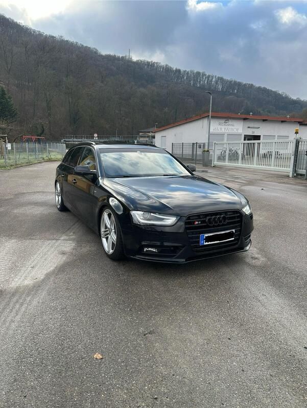Schwarz Gebraucht 2015 Audi A4 S-Line Kombi | 15.000 € (Etwas zu teuer) - Bild 1/4