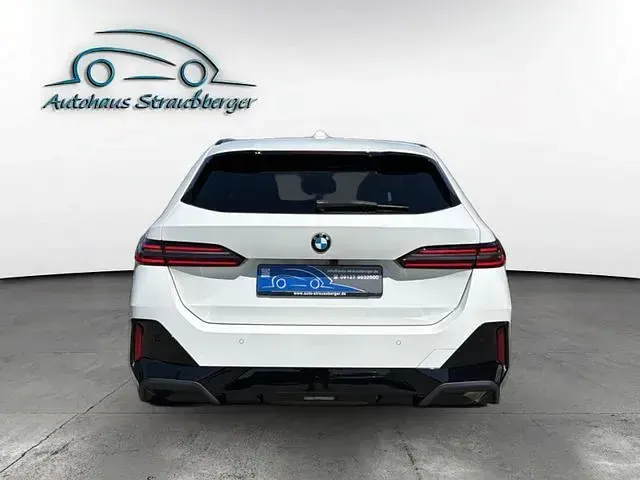 Gebraucht BMW 540 M Sport 303 PS (222 kW) 2025 Weiß Kombi
