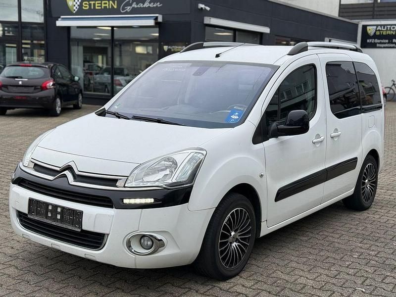 Weiß Gebraucht 2012 Citroën Berlingo SELECTION Van / Kleinbus | 4.490 € (Guter Preis) - Bild 1/4