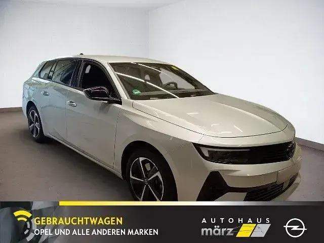 Gebraucht Opel Astra 131 PS (96 kW) 2024 Grau Limousine