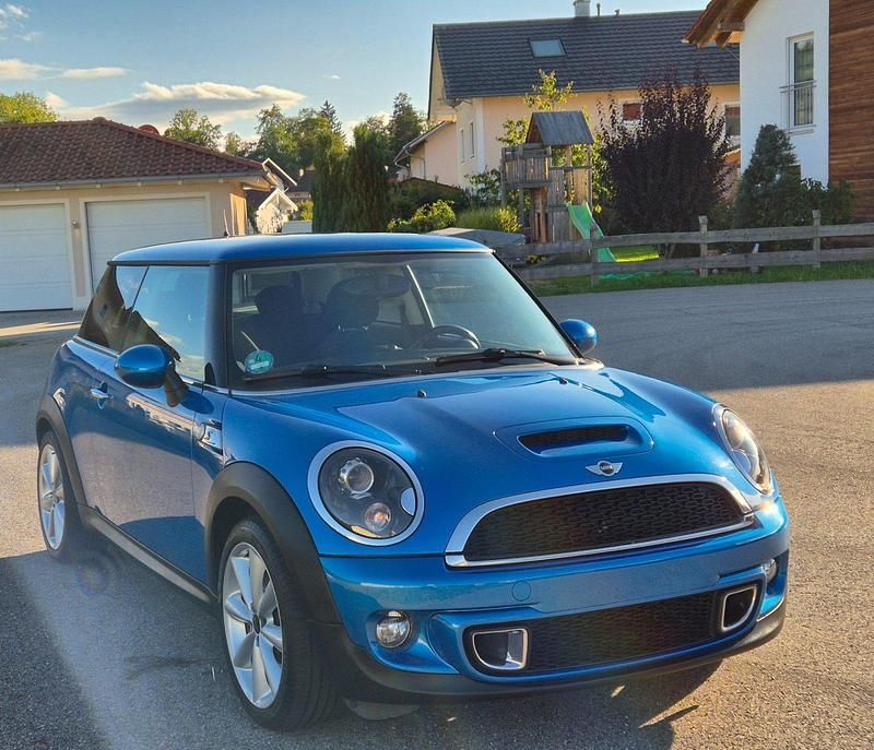 Blau Gebraucht 2011 Mini Cooper S Kleinwagen | 6.999 € - Bild 1/4