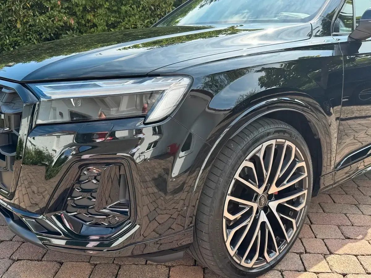 Gebraucht Audi Q7 330 PS (242 kW) 2024 Schwarz SUV