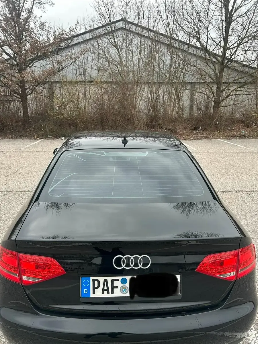 Gebraucht Audi A4 120 PS (88 kW) 2011 Schwarz Limousine