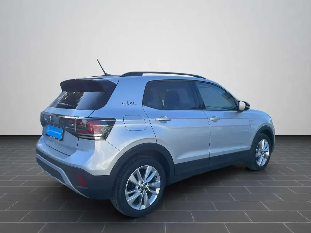 Gebraucht VW T-Cross Life 95 PS (69 kW) 2025 Reflexsilber metallic (metallic) SUV