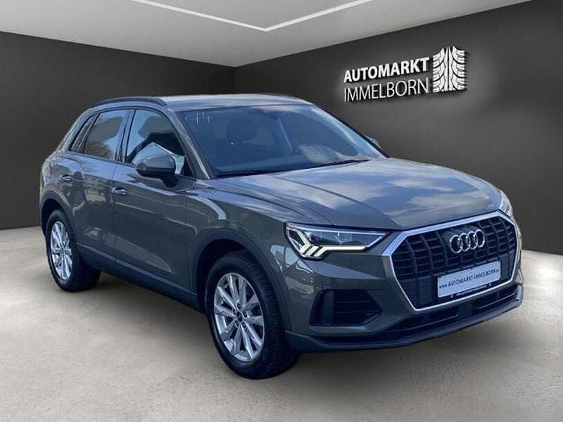 Grau Gebraucht 2021 Audi Q3 Ambiente SUV | 23.950 € (Guter Preis) - Bild 1/4