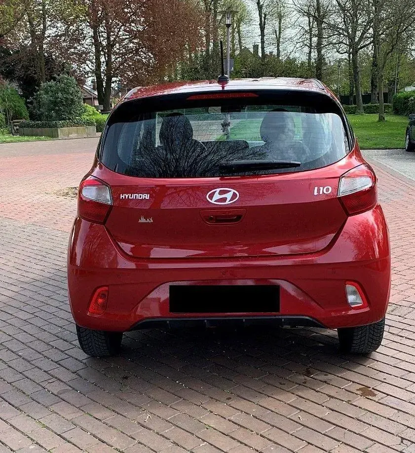 Gebraucht Hyundai i10 67 PS (49 kW) 2023 Rot Kleinwagen