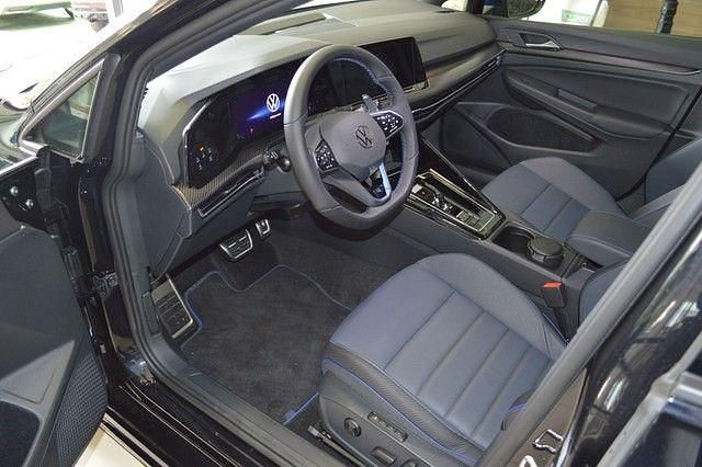 Gebraucht VW Golf VIII R 333 PS (244 kW) 2024 Deep black perleffekt Limousine