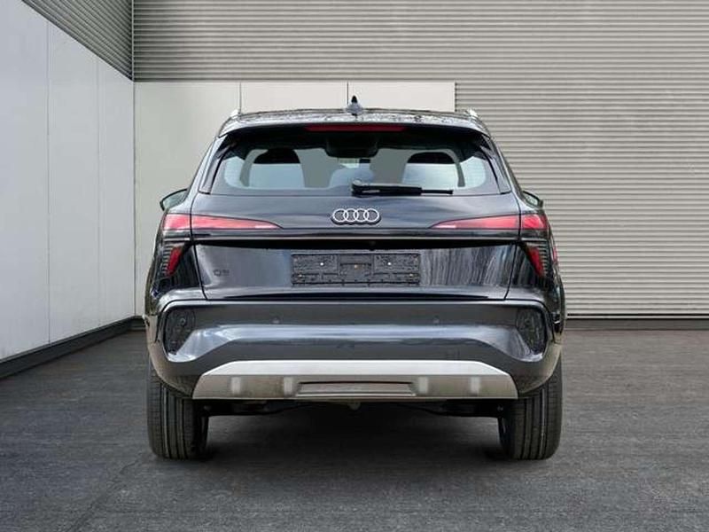 Neu Audi Q3 150 PS (110 kW) 2025 Mythosschwarz metallic/schwarz SUV
