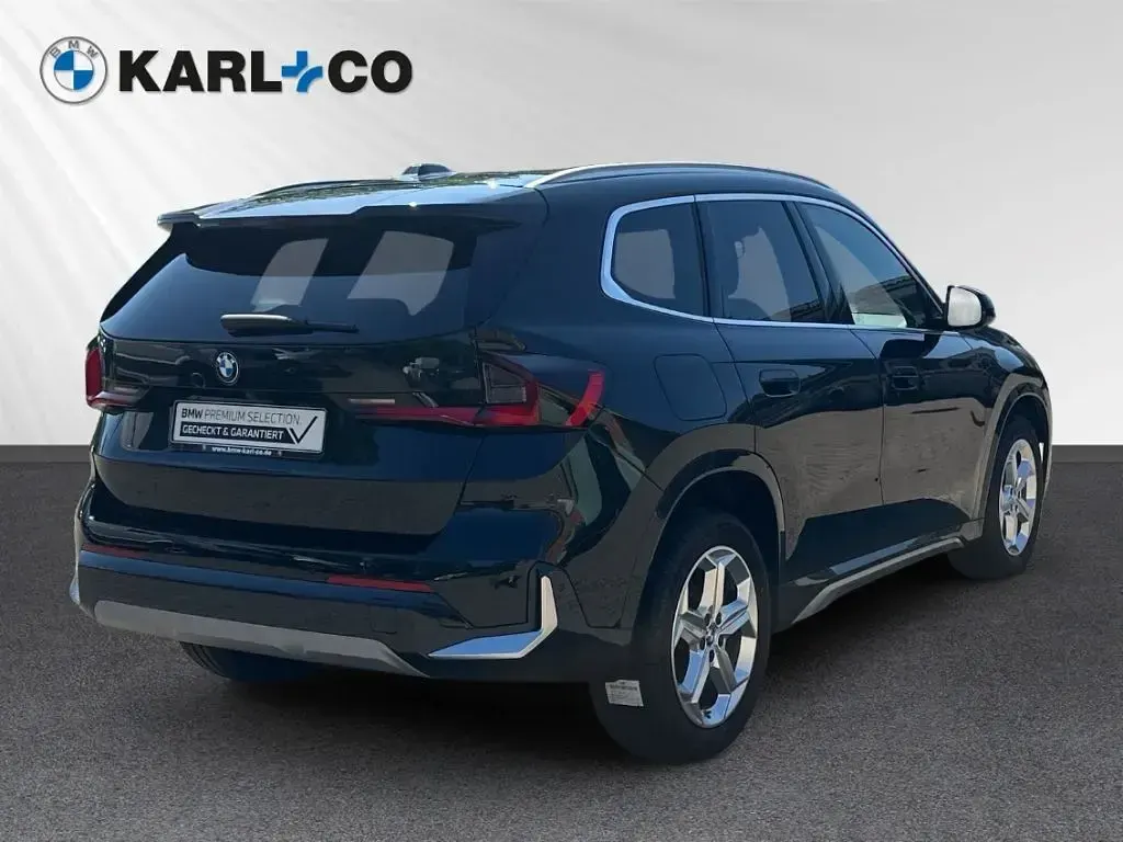 Gebraucht BMW X1 Luxury Line 150 PS (110 kW) 2023 Black sapphire metallic (schwarz) SUV