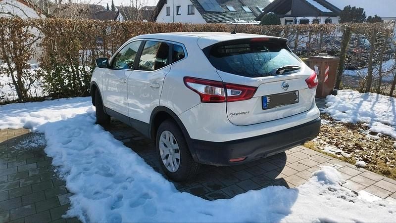 Gebraucht Nissan Qashqai 116 PS (85 kW) 2016 Weiß SUV