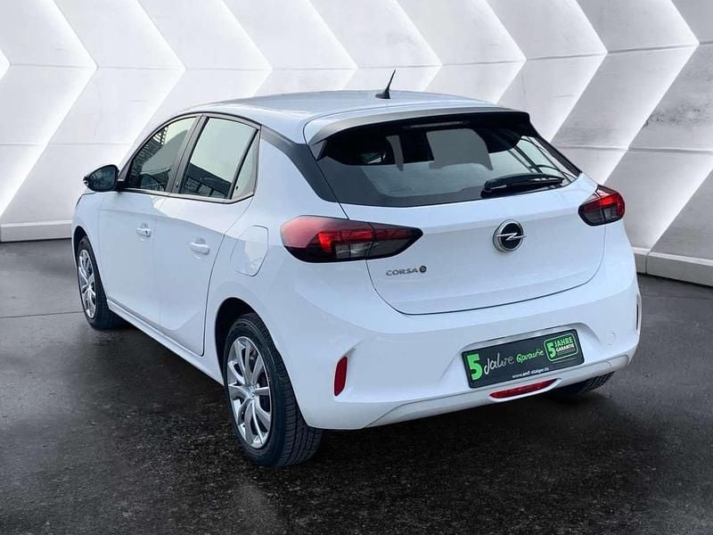 Gebraucht Opel Corsa-e Edition 100 kW (136 PS) 2022 Jade weiss/arktis weiss Kleinwagen