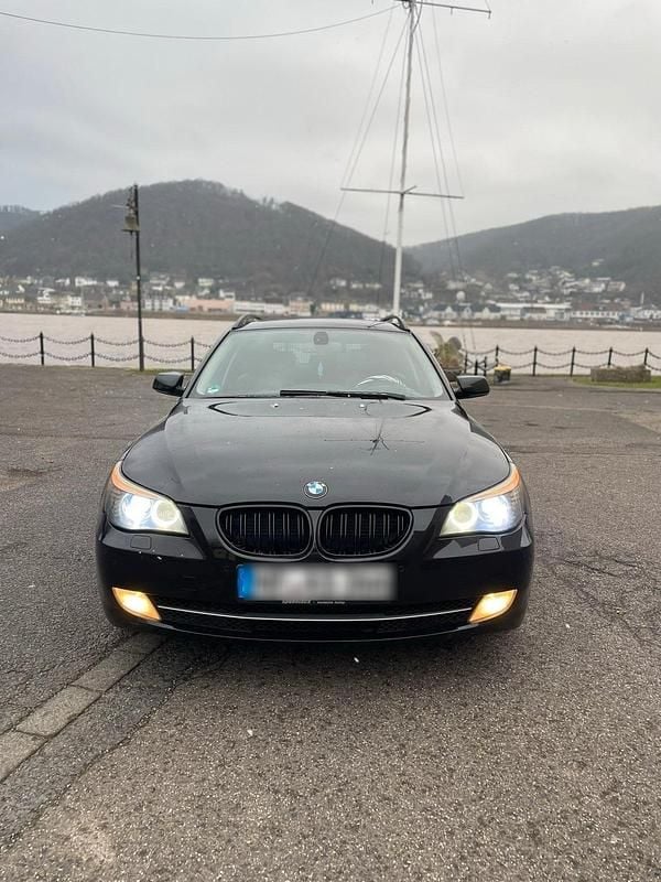 Gebraucht BMW 525 M Sport 197 PS (144 kW) 2009 Schwarz Kombi