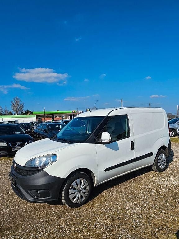 Gebraucht Fiat Doblò 90 PS (66 kW) 2016 Weiß Van / Kleinbus