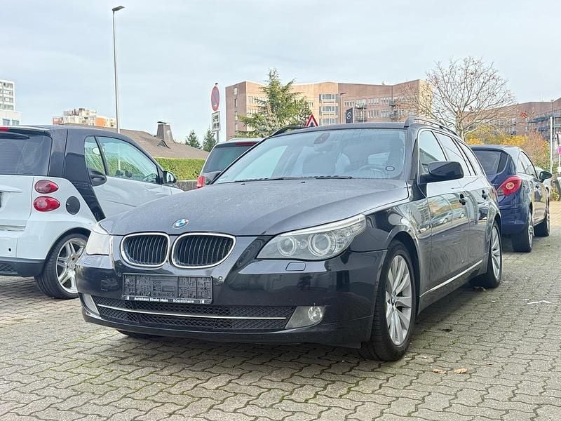 Schwarz Gebraucht 2009 BMW 520 Kombi | 2.750 € (Superpreis) - Bild 1/4