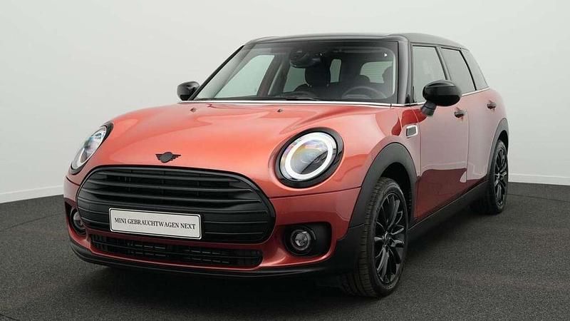 Rot Gebraucht 2024 Mini Cooper Clubman Classic Kombi | 34.040 € (Teuer) - Bild 1/4