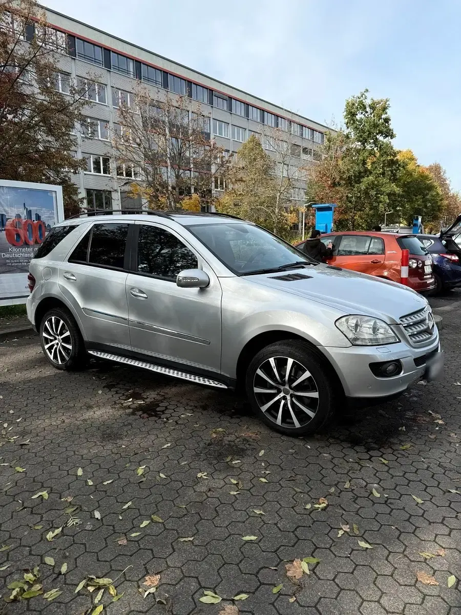 Gebraucht Mercedes ML420 306 PS (225 kW) 2009 Silber SUV